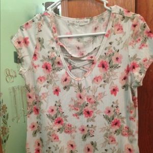 Full circle trends stretchy t shirt